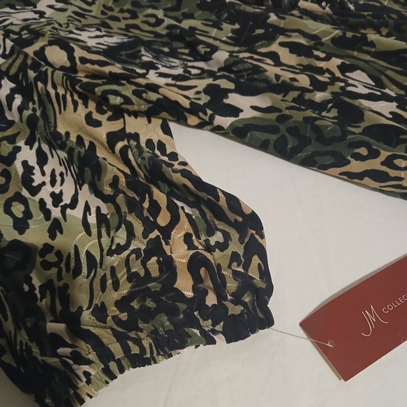 JM Collection sequin top - Picture 7 of 11